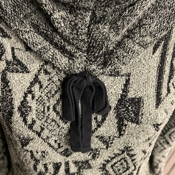 One World Top - Picture 4 of 6